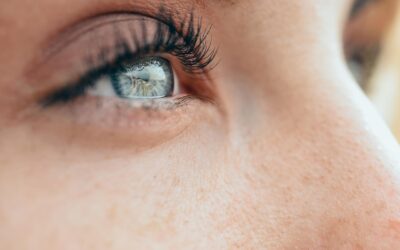 Emotionally Numb? A Powerful Guide: Causes, Signs & Treatment